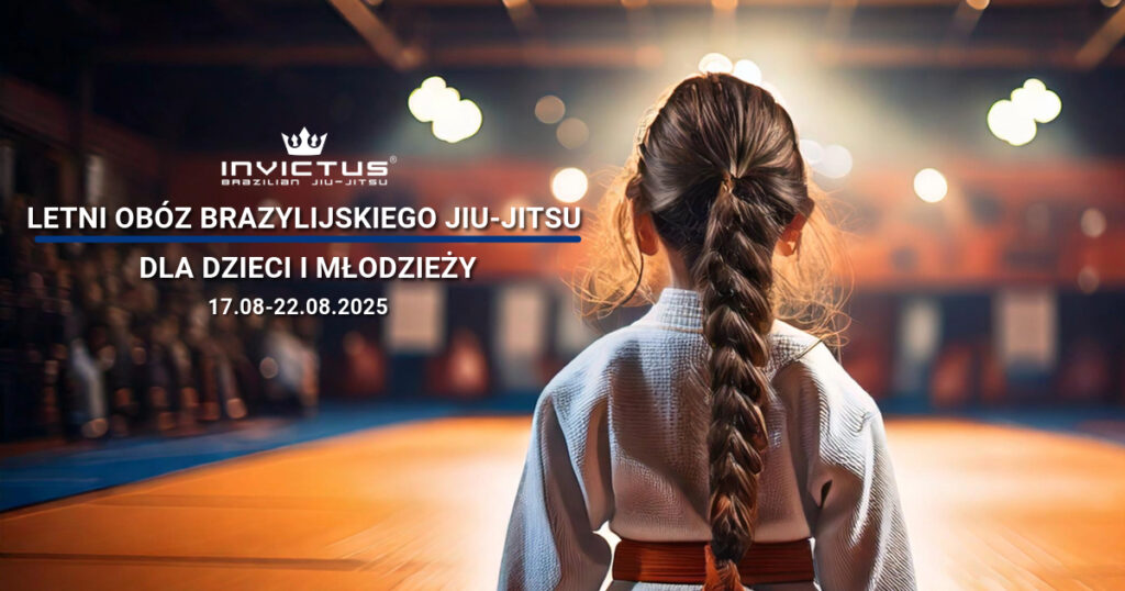 dziewczynka na sali do bjj na obozie sportowym